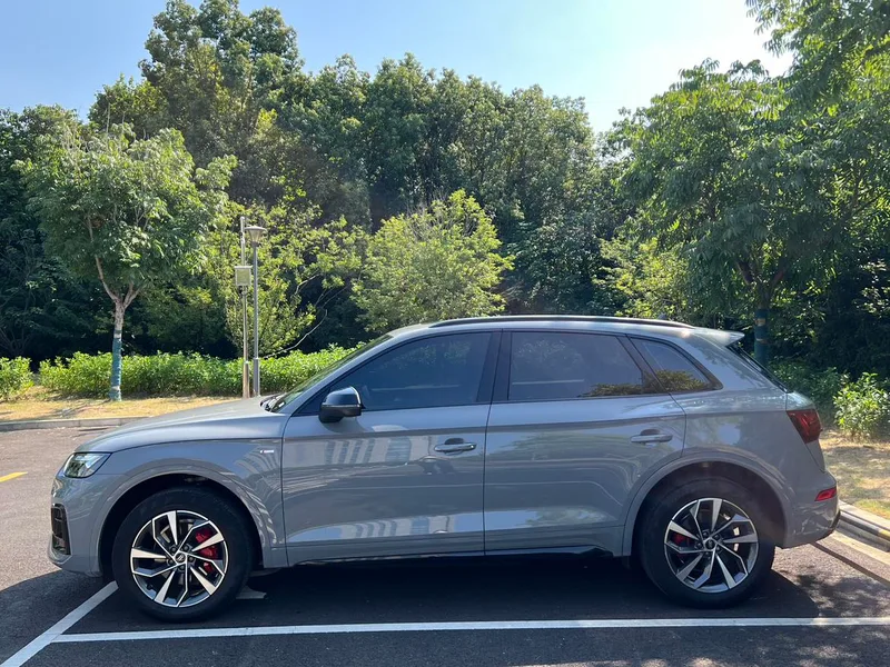 Audi Q5L 2025 quattro 45 Anniversary Collector’s Edition 40TFSI Deluxe Dynamic exterior photo 4 Audi Q5L 2025 quattro 45 Anniversary Collector’s Edition 40TFSI Deluxe Dynamic exterior photo 4