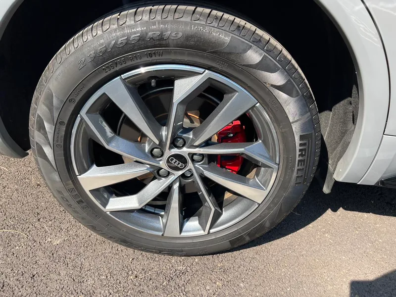 Audi Q5L 2025 quattro 45 Anniversary Collector’s Edition 40TFSI Deluxe Dynamic interior photo 12 Audi Q5L 2025 quattro 45 Anniversary Collector’s Edition 40TFSI Deluxe Dynamic interior photo 12