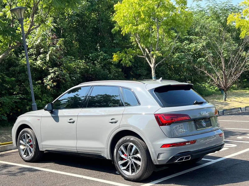 Audi Q5L 2025 quattro 45 Anniversary Collector’s Edition 40TFSI Deluxe Dynamic interior photo 15 Audi Q5L 2025 quattro 45 Anniversary Collector’s Edition 40TFSI Deluxe Dynamic interior photo 15