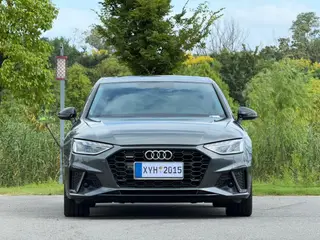 Audi A4L 2023 40 TFSI Deluxe dinámico exterior foto 2 Audi A4L 2023 40 TFSI Deluxe dinámico exterior foto 2