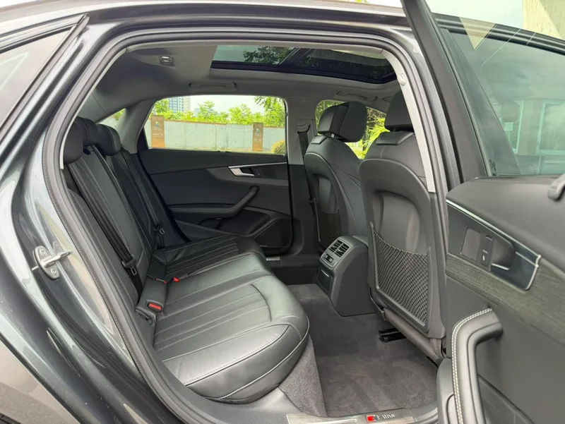 Audi A4L 2023 40 TFSI Deluxe dinámico interior foto 15 Audi A4L 2023 40 TFSI Deluxe dinámico interior foto 15