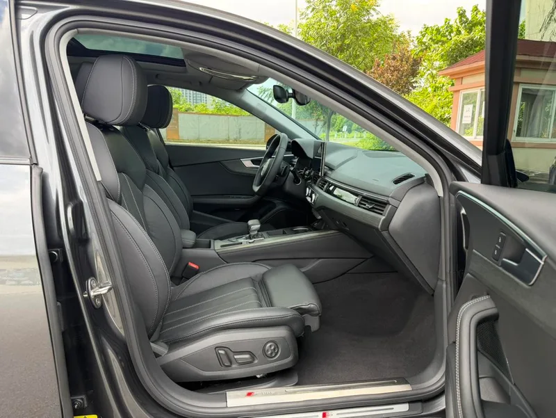 Audi A4L 2023 40 TFSI Deluxe dinámico interior foto 16 Audi A4L 2023 40 TFSI Deluxe dinámico interior foto 16