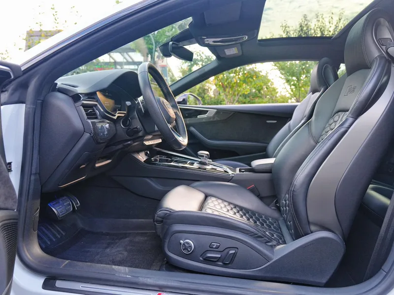 Audi RS 5 2021 2.9T Coupe Dark Gold Edition interior photo 11 Audi RS 5 2021 2.9T Coupe Dark Gold Edition interior photo 11