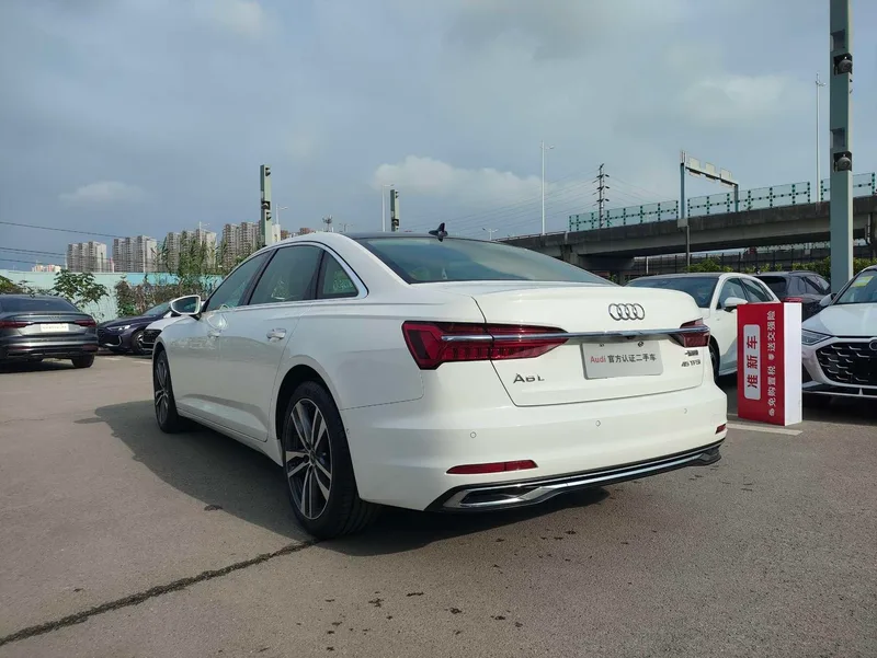 Audi A6L 2024 45 TFSI Elegante y elegante exterior foto 7 Audi A6L 2024 45 TFSI Elegante y elegante exterior foto 7