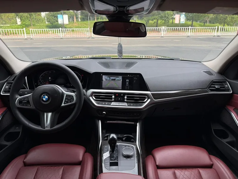BMW 3 Series 2022 325Li M Sports suit interior photo 6 BMW 3 Series 2022 325Li M Sports suit interior photo 6