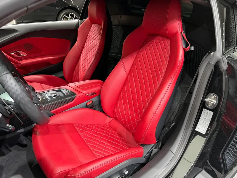 Audi R8 2021 V10 Coupe Performance interior photo 7 Audi R8 2021 V10 Coupe Performance interior photo 7