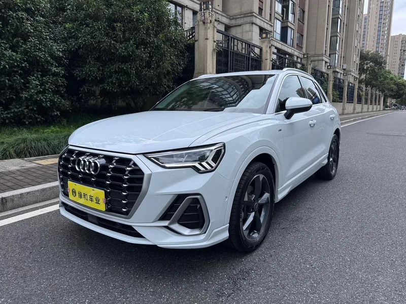 Audi Q3 2023 35 TFSI Fashion dynamic type exterior photo 1 Audi Q3 2023 35 TFSI Fashion dynamic type exterior photo 1