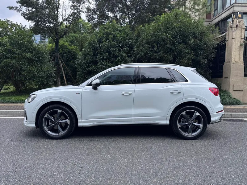 Audi Q3 2023 35 TFSI Fashion dynamic type exterior photo 3 Audi Q3 2023 35 TFSI Fashion dynamic type exterior photo 3
