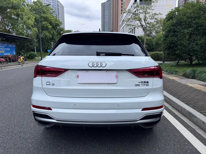 Audi Q3 2023 35 TFSI Fashion dynamic type exterior photo 4 Audi Q3 2023 35 TFSI Fashion dynamic type exterior photo 4