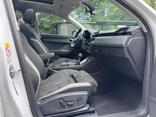 Audi Q3 2023 35 TFSI Fashion dynamic type interior photo 13 Audi Q3 2023 35 TFSI Fashion dynamic type interior photo 13