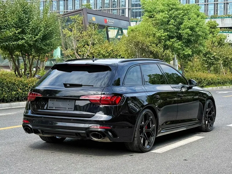 Audi RS 4 2024 RS4 2.9T Avant Versión de motor de combustión exterior foto 3 Audi RS 4 2024 RS4 2.9T Avant Versión de motor de combustión exterior foto 3