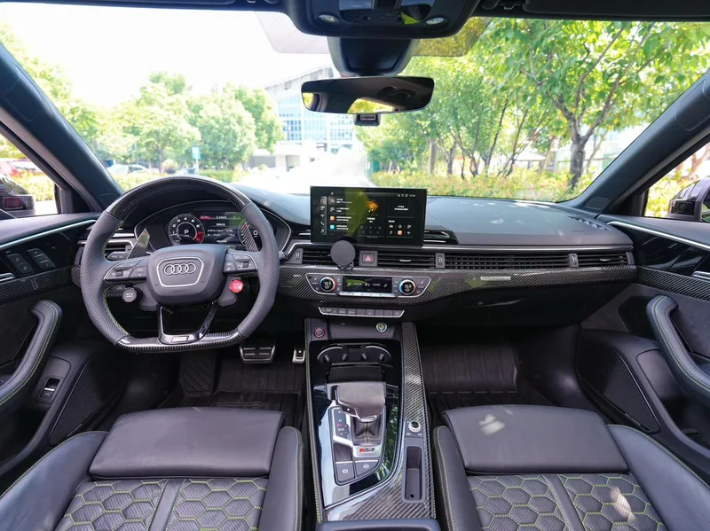 Audi RS 4 2024 RS4 2.9T Avant Versión de motor de combustión interior foto 9 Audi RS 4 2024 RS4 2.9T Avant Versión de motor de combustión interior foto 9