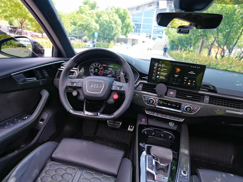 Audi RS 4 2024 RS4 2.9T Avant Versión de motor de combustión interior foto 11 Audi RS 4 2024 RS4 2.9T Avant Versión de motor de combustión interior foto 11