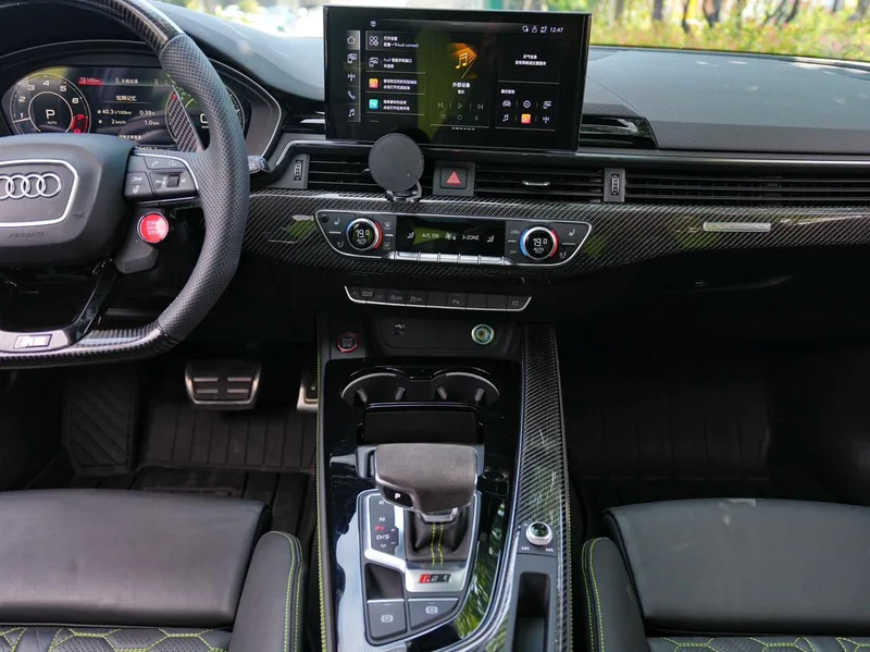Audi RS 4 2024 RS4 2.9T Avant Versión de motor de combustión interior foto 13 Audi RS 4 2024 RS4 2.9T Avant Versión de motor de combustión interior foto 13