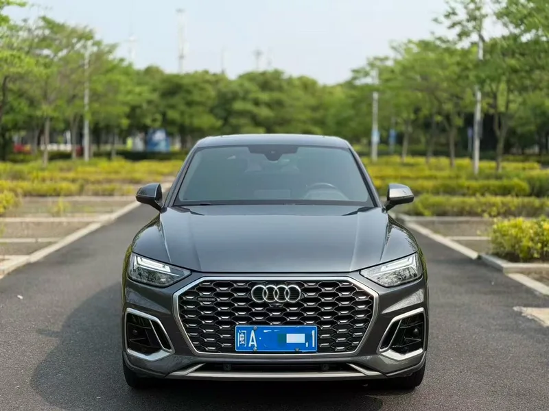 Audi Q5L Sportback 2022 40 TFSI Type de luxe extérieur photo 2 Audi Q5L Sportback 2022 40 TFSI Type de luxe extérieur photo 2