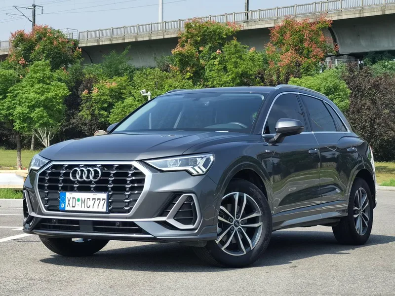 Audi Q3 2022 35 TFSI Aggressive and dynamic exterior photo 1 Audi Q3 2022 35 TFSI Aggressive and dynamic exterior photo 1