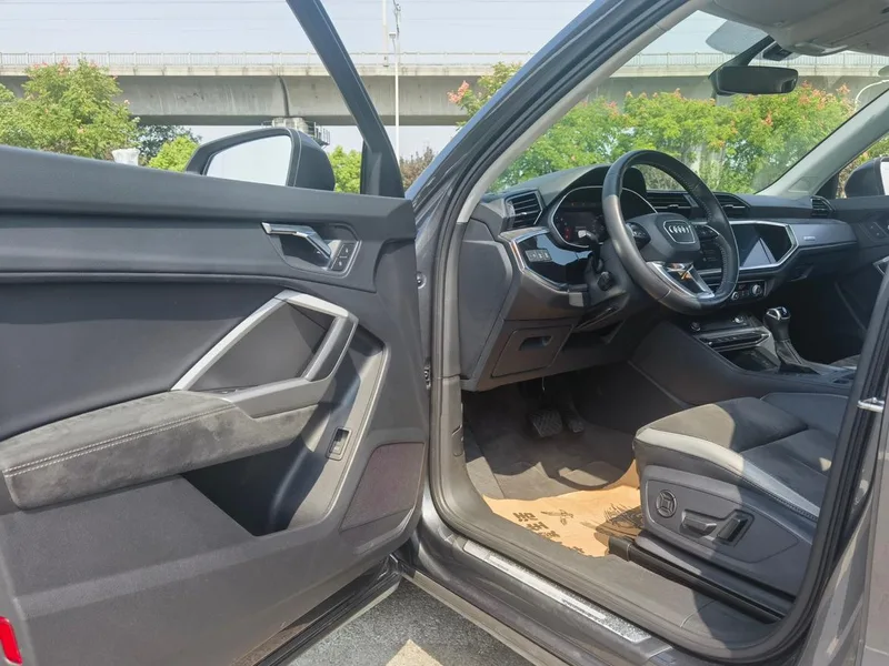Audi Q3 2022 35 TFSI Aggressive and dynamic interior photo 9 Audi Q3 2022 35 TFSI Aggressive and dynamic interior photo 9
