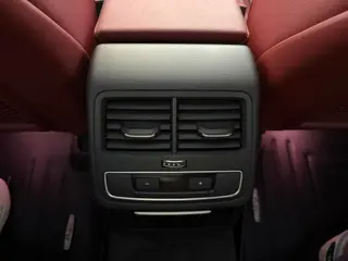 Audi A4L 2022 40 TFSI Deluxe Dynamic interior photo 7 Audi A4L 2022 40 TFSI Deluxe Dynamic interior photo 7