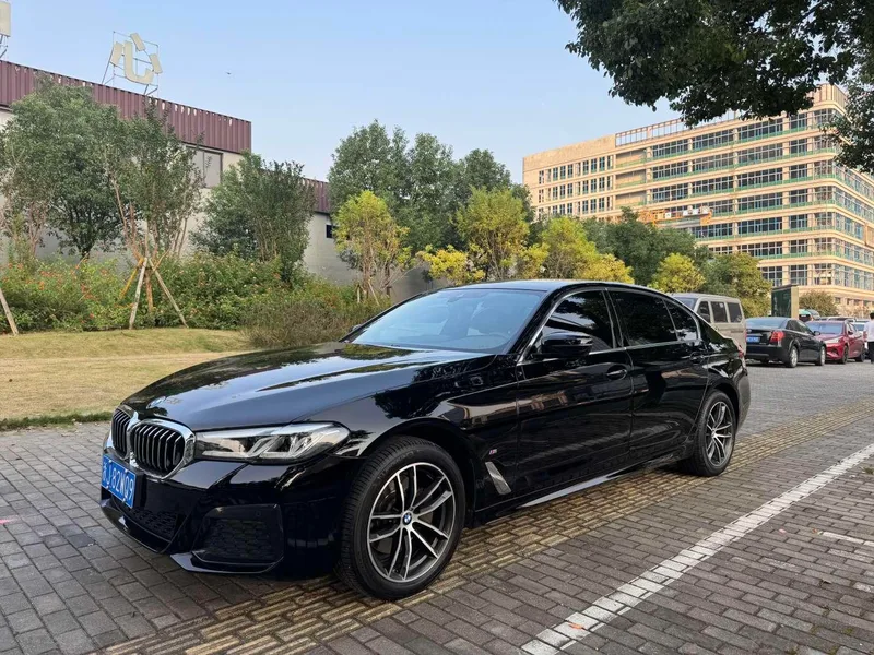 BMW 5 Series 2022 Second change 525Li M Sports suit exterior photo 1 BMW 5 Series 2022 Second change 525Li M Sports suit exterior photo 1