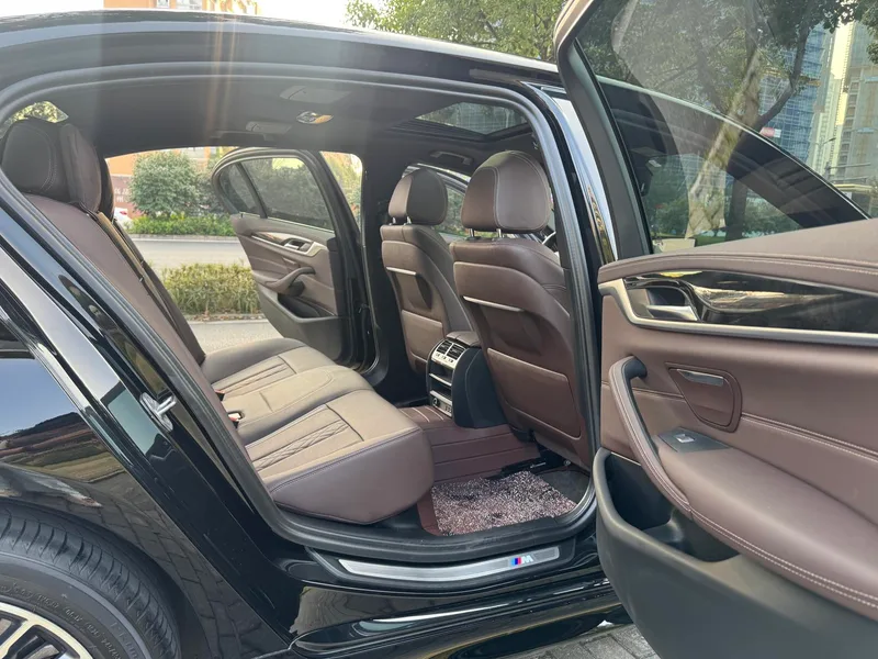 BMW 5 Series 2022 Second change 525Li M Sports suit interior photo 6 BMW 5 Series 2022 Second change 525Li M Sports suit interior photo 6
