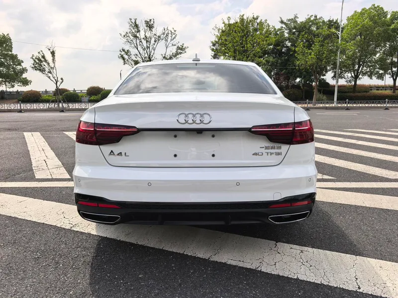 Audi A4L 2025 200 10,000-vehicle Enjoyment Edition 40 TFSI Deluxe Dynamic interior photo 8 Audi A4L 2025 200 10,000-vehicle Enjoyment Edition 40 TFSI Deluxe Dynamic interior photo 8