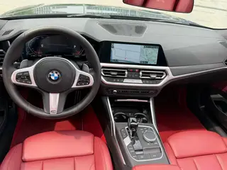 BMW 4 Series 2021 425i Convertible M Sports suit interior photo 10 BMW 4 Series 2021 425i Convertible M Sports suit interior photo 10