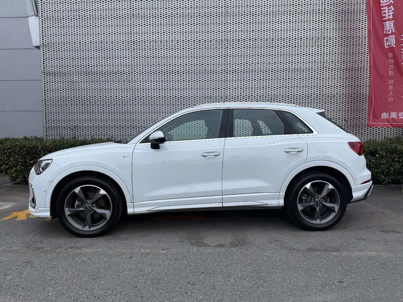 Audi Q3 2024 35 TFSI Fashion dynamic type exterior photo 3 Audi Q3 2024 35 TFSI Fashion dynamic type exterior photo 3