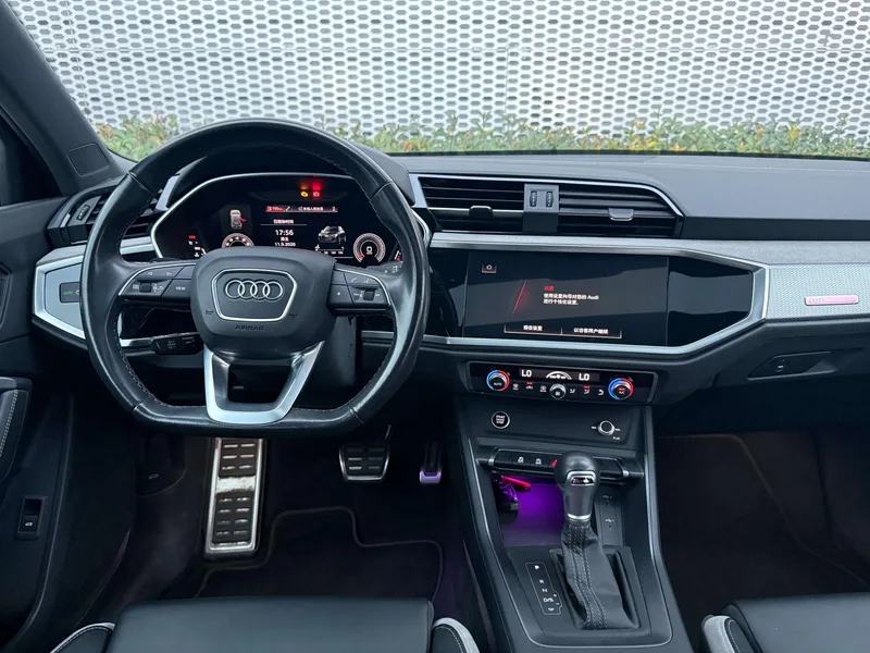 Audi Q3 2024 35 TFSI Fashion dynamic type interior photo 9 Audi Q3 2024 35 TFSI Fashion dynamic type interior photo 9