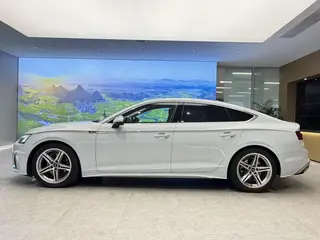 Audi A5 2022 Sportback 40 TFSI Mode dynamique extérieur photo 4 Audi A5 2022 Sportback 40 TFSI Mode dynamique extérieur photo 4