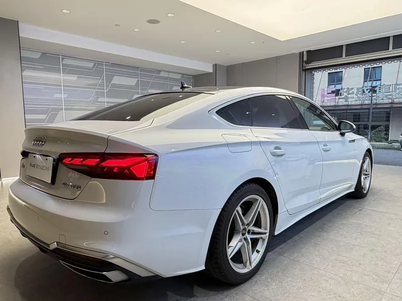 Audi A5 2022 Sportback 40 TFSI Mode dynamique intérieur photo 15 Audi A5 2022 Sportback 40 TFSI Mode dynamique intérieur photo 15