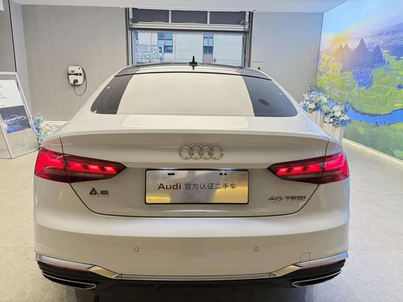 Audi A5 2022 Sportback 40 TFSI Mode dynamique intérieur photo 16 Audi A5 2022 Sportback 40 TFSI Mode dynamique intérieur photo 16