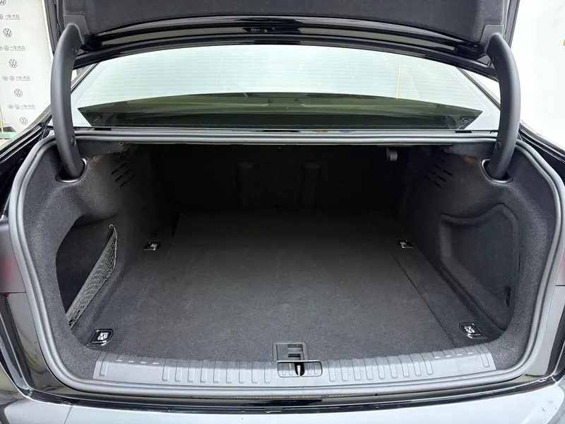 Audi A6L 2023 Restyling 45 TFSI Choose dynamic type interior photo 17 Audi A6L 2023 Restyling 45 TFSI Choose dynamic type interior photo 17