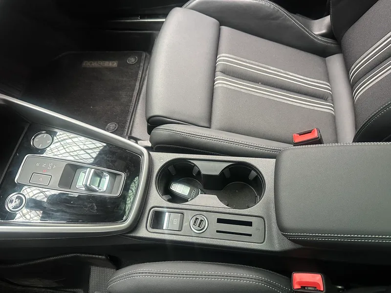 Audi A3 2022 Sportback 35 TFSI Fashion Sport interior photo 12 Audi A3 2022 Sportback 35 TFSI Fashion Sport interior photo 12