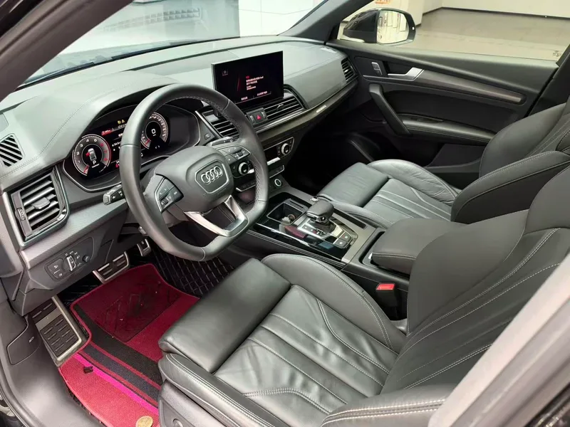 Audi Q5L 2024 40TFSI Deluxe Dynamic interior photo 12 Audi Q5L 2024 40TFSI Deluxe Dynamic interior photo 12