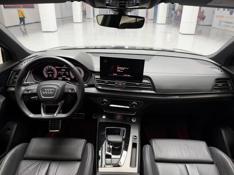 Audi Q5L 2024 40TFSI Deluxe Dynamic interior photo 14 Audi Q5L 2024 40TFSI Deluxe Dynamic interior photo 14