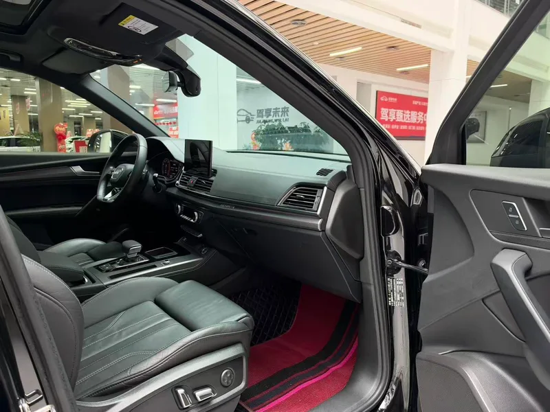 Audi Q5L 2024 40TFSI Deluxe Dynamic interior photo 16 Audi Q5L 2024 40TFSI Deluxe Dynamic interior photo 16
