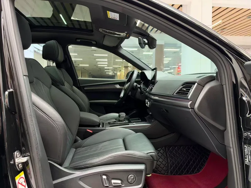 Audi Q5L 2024 40TFSI Deluxe Dynamic interior photo 17 Audi Q5L 2024 40TFSI Deluxe Dynamic interior photo 17