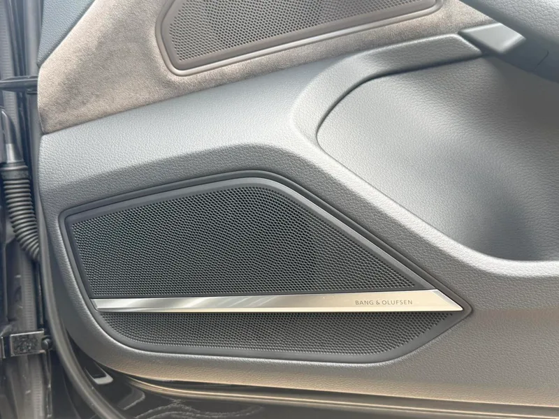 Audi A8 2022 A8L 50 TFSI quattro Comfort Collection Edition interior photo 13 Audi A8 2022 A8L 50 TFSI quattro Comfort Collection Edition interior photo 13