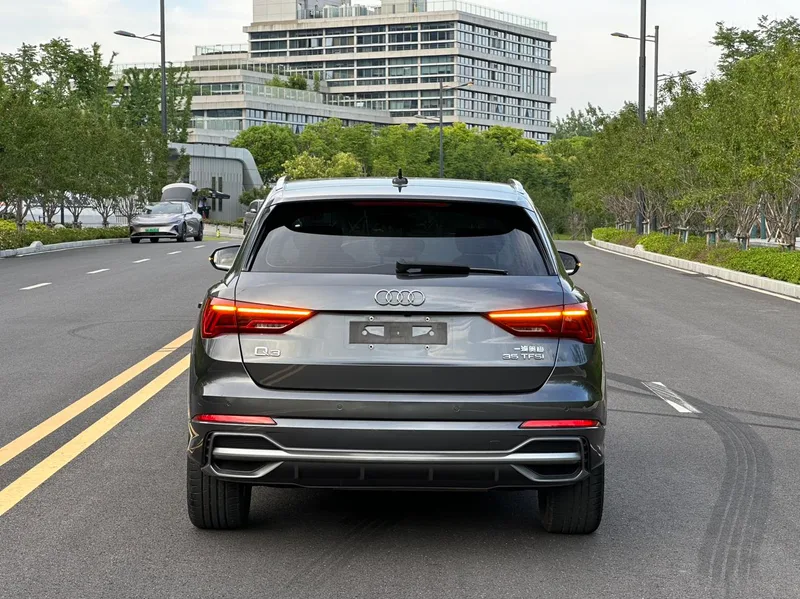 Audi Q3 2022 35 TFSI Fashion dynamic type exterior photo 4 Audi Q3 2022 35 TFSI Fashion dynamic type exterior photo 4