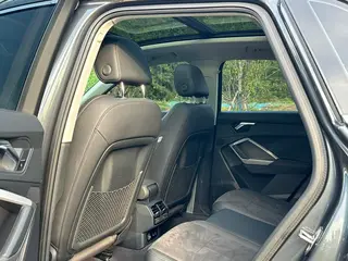 Audi Q3 2022 35 TFSI Fashion dynamic type interior photo 11 Audi Q3 2022 35 TFSI Fashion dynamic type interior photo 11