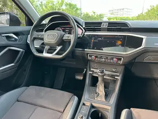 Audi Q3 2022 35 TFSI Fashion dynamic type interior photo 13 Audi Q3 2022 35 TFSI Fashion dynamic type interior photo 13