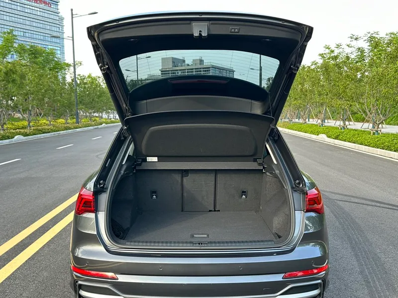 Audi Q3 2022 35 TFSI Fashion dynamic type interior photo 15 Audi Q3 2022 35 TFSI Fashion dynamic type interior photo 15