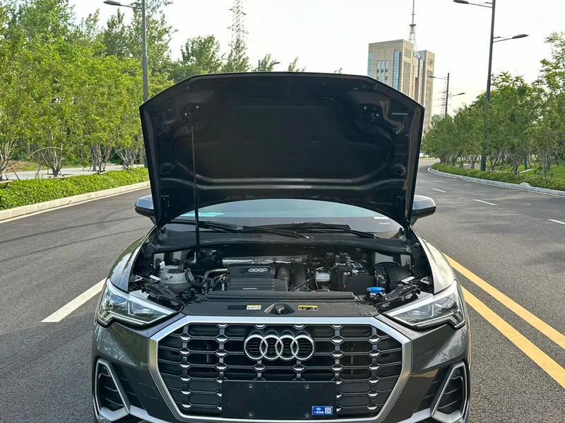 Audi Q3 2022 35 TFSI Fashion dynamic type interior photo 16 Audi Q3 2022 35 TFSI Fashion dynamic type interior photo 16