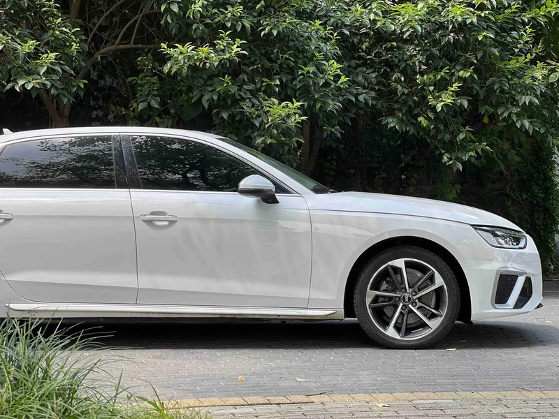 Audi A4L 2024 40 TFSI Tipo dinámico de moda exterior foto 3 Audi A4L 2024 40 TFSI Tipo dinámico de moda exterior foto 3