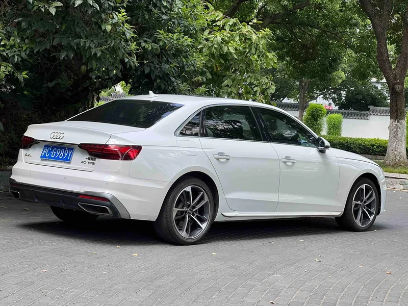 Audi A4L 2024 40 TFSI Tipo dinámico de moda exterior foto 4 Audi A4L 2024 40 TFSI Tipo dinámico de moda exterior foto 4