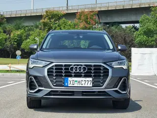 Audi Q3 2022 35 TFSI Type agressif et dynamique extérieur photo 2 Audi Q3 2022 35 TFSI Type agressif et dynamique extérieur photo 2