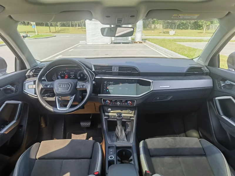 Audi Q3 2022 35 TFSI Type agressif et dynamique intérieur photo 11 Audi Q3 2022 35 TFSI Type agressif et dynamique intérieur photo 11