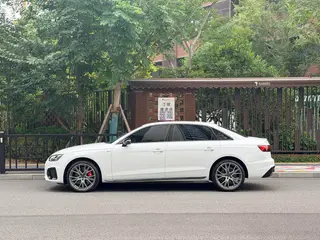 Audi A4L 2024 40 TFSI Type de luxe dynamique Version nuit étoilée extérieur photo 2 Audi A4L 2024 40 TFSI Type de luxe dynamique Version nuit étoilée extérieur photo 2