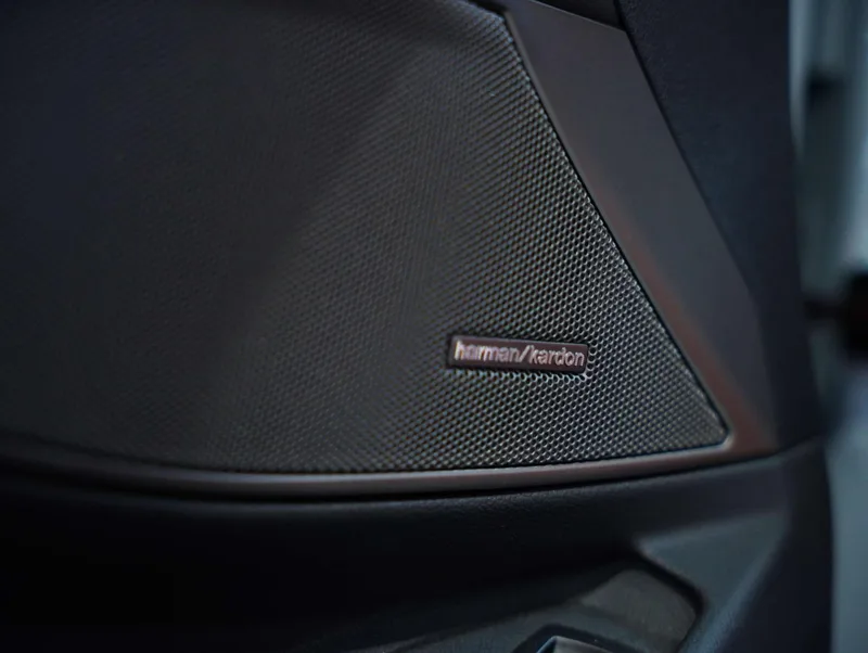 BMW M3 2023 M3 four-door sedan M xDrive Thunder Edition interior photo 19 BMW M3 2023 M3 four-door sedan M xDrive Thunder Edition interior photo 19