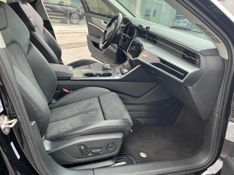 Audi A6 2024 Avant quattro Avant-garde 45 TFSI Choisissez un type dynamique intérieur photo 12 Audi A6 2024 Avant quattro Avant-garde 45 TFSI Choisissez un type dynamique intérieur photo 12